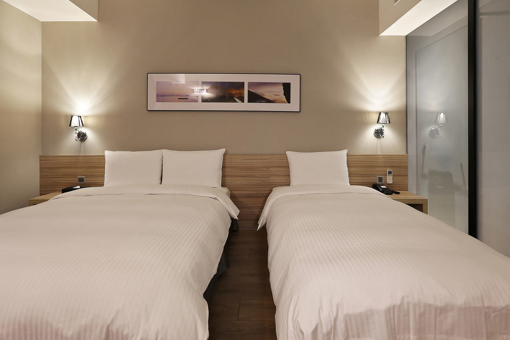 Miller Inn Taichung Extérieur photo