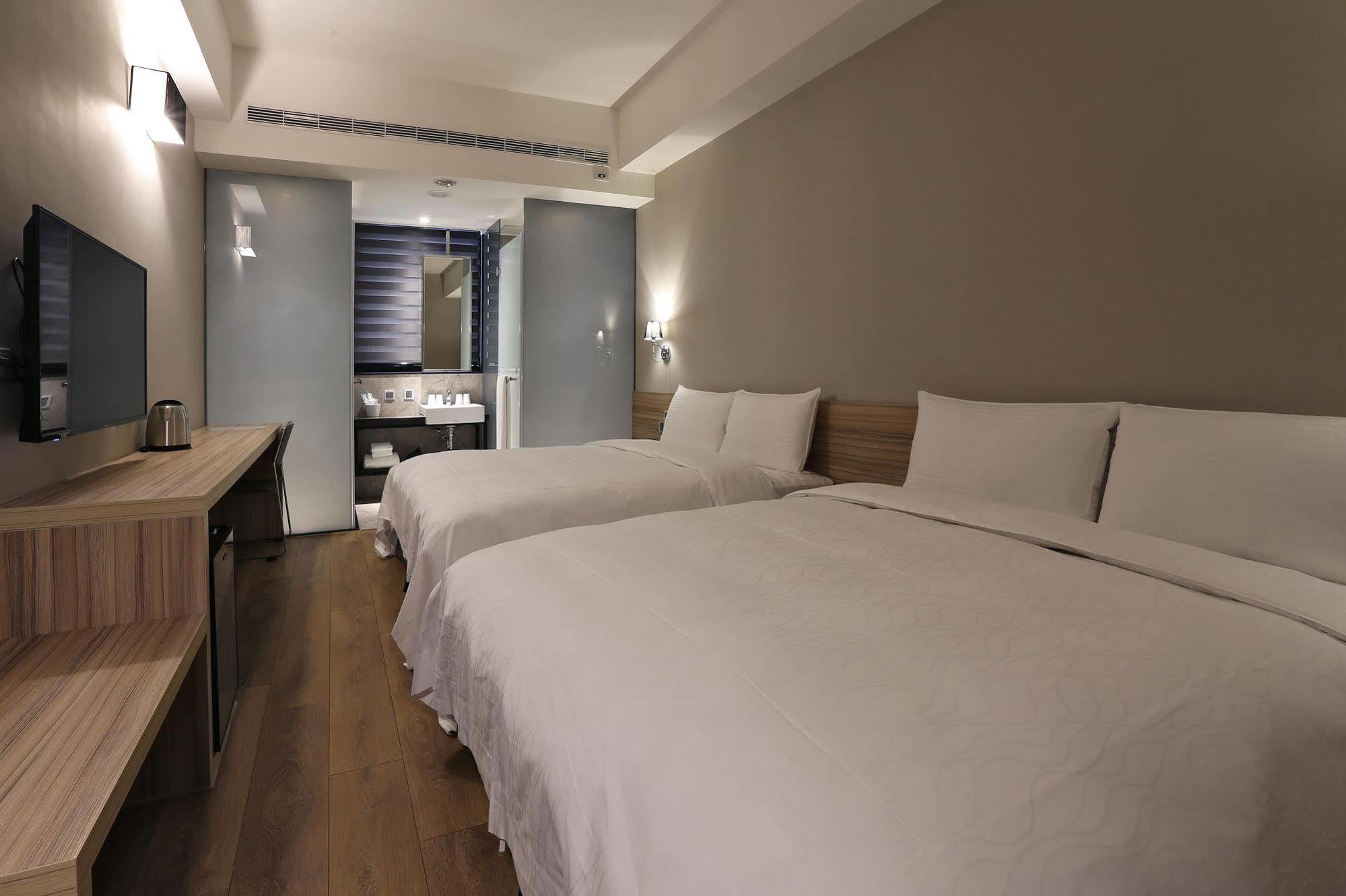 Miller Inn Taichung Extérieur photo