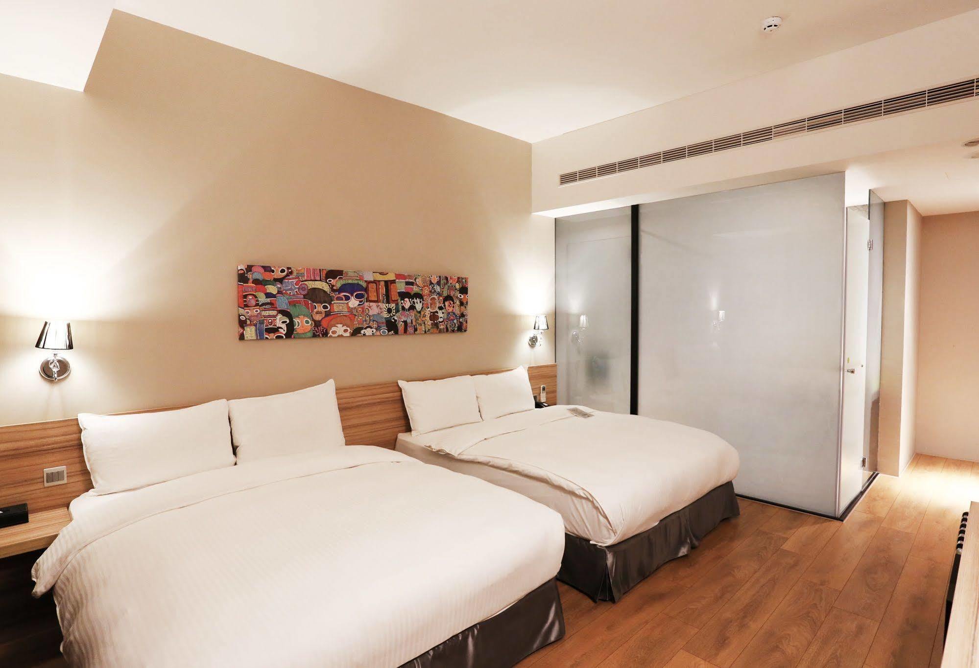 Miller Inn Taichung Extérieur photo