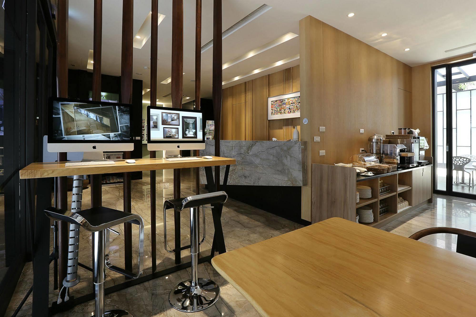 Miller Inn Taichung Extérieur photo