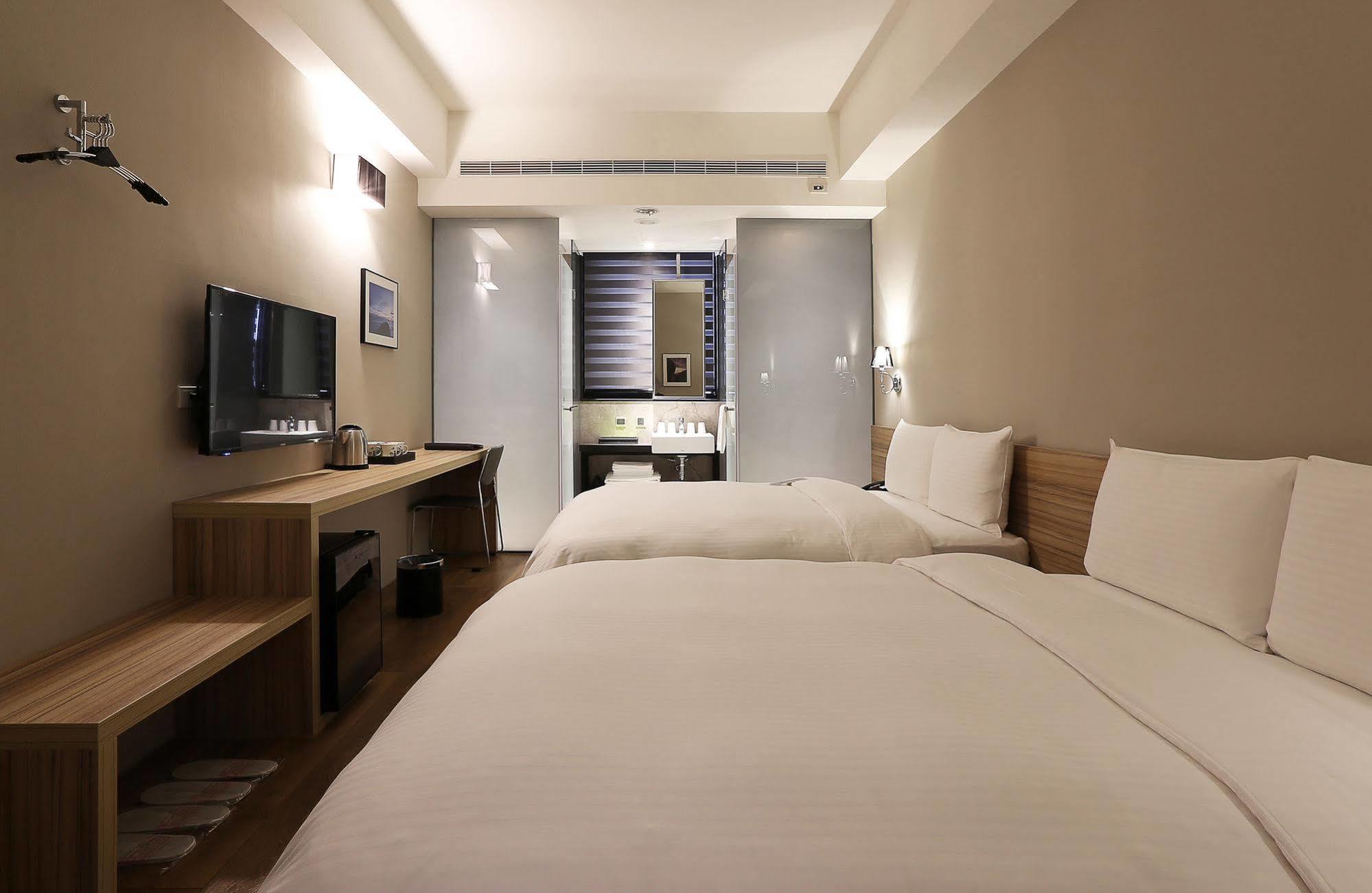 Miller Inn Taichung Extérieur photo